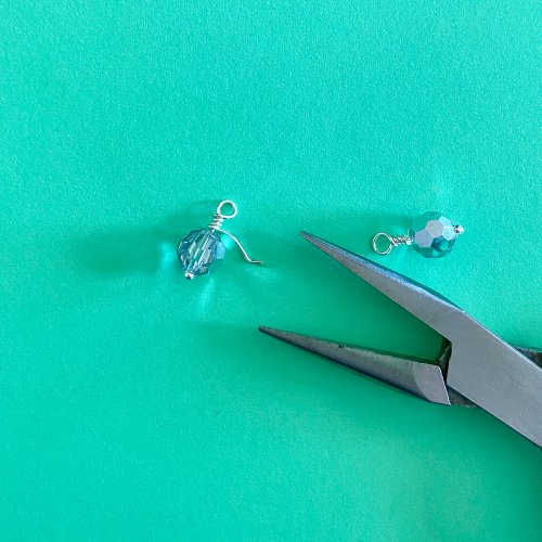 Margot Potter's Twister Earrings - , Contemporary Wire Jewelry, Spirals, Wire Spiral, Spiral Wire Wrap, Wire Wrapping, Wrapping, Wire Wrapping Jewelry, Use your fingers or your chain nose pliers